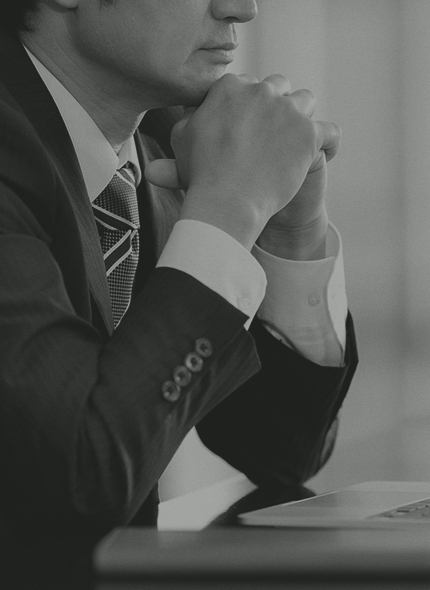 悩んでいる 社長イメージ画像